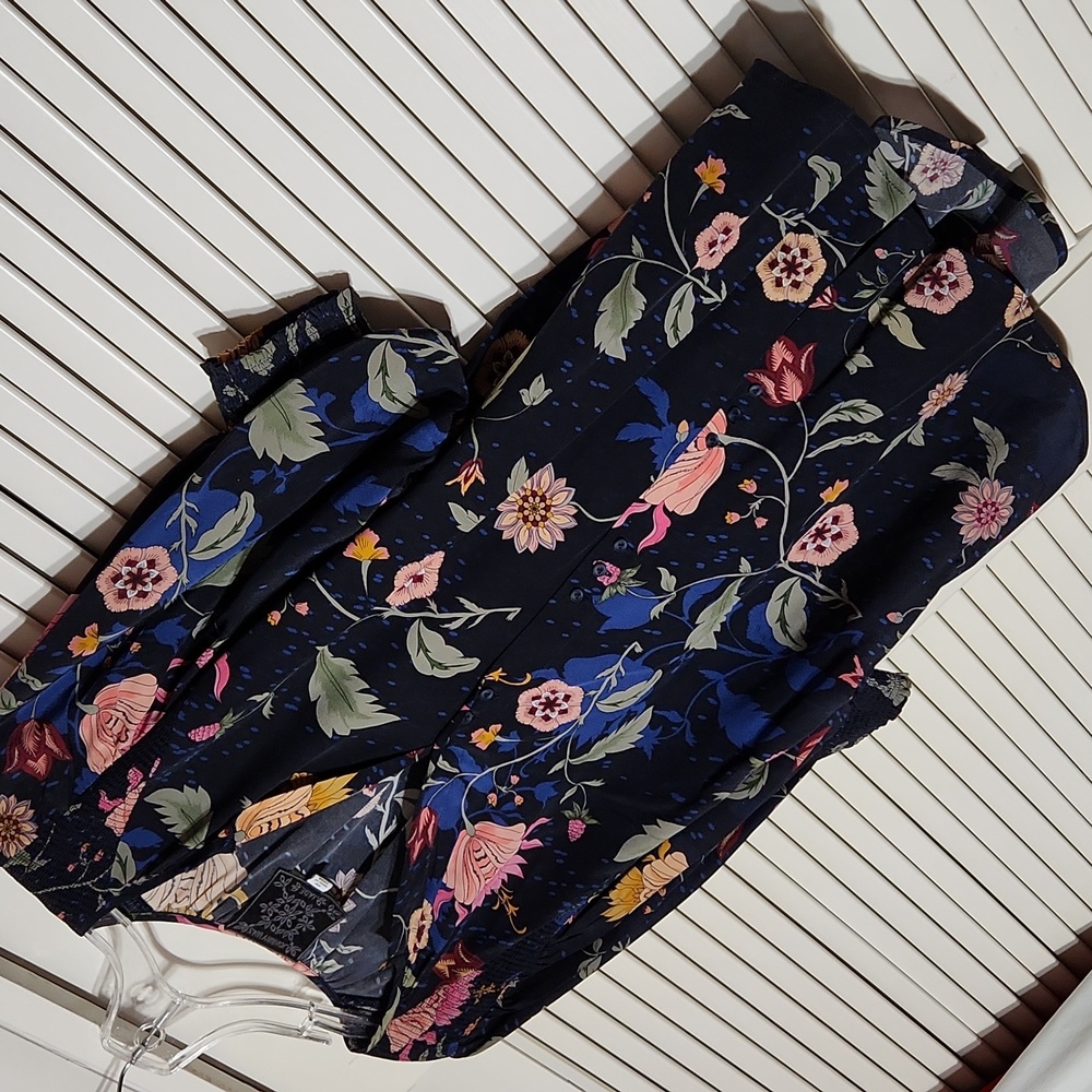 JOHNNY WAS BLACK 100% SILK SHORT SLEEVE WOMAN'S BLOUSE TOP FLORAL PRINT  XS